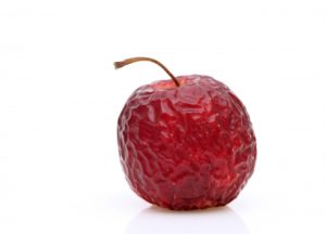 りんごは茶色 腐るとどうなる 原因 食べられるか 見分け方を解説 食べいろナビ 野菜 果物の情報 野菜宅配 季節の食べ物